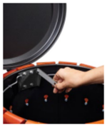 Détail intérieur de la corbeille Zeno Protec 80L Rossignol avec système de maintien du sac